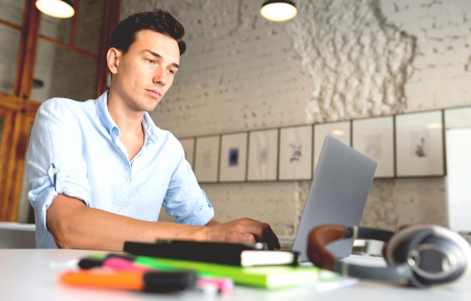 Professional computer setup for budget risk management learning